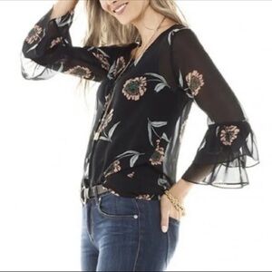 Cabi top Women XS Blouse Shirt black Floral Flared Bell Ruffle La-Di-Da B3
